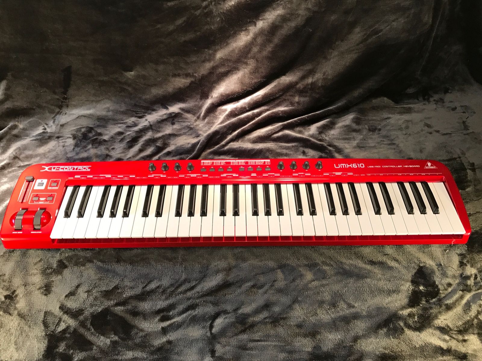 Behringer UMX610 61-Key USB MIDI Controller KB | Reverb Canada