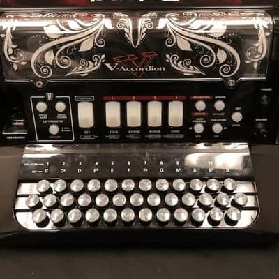 Roland FR18 image 2