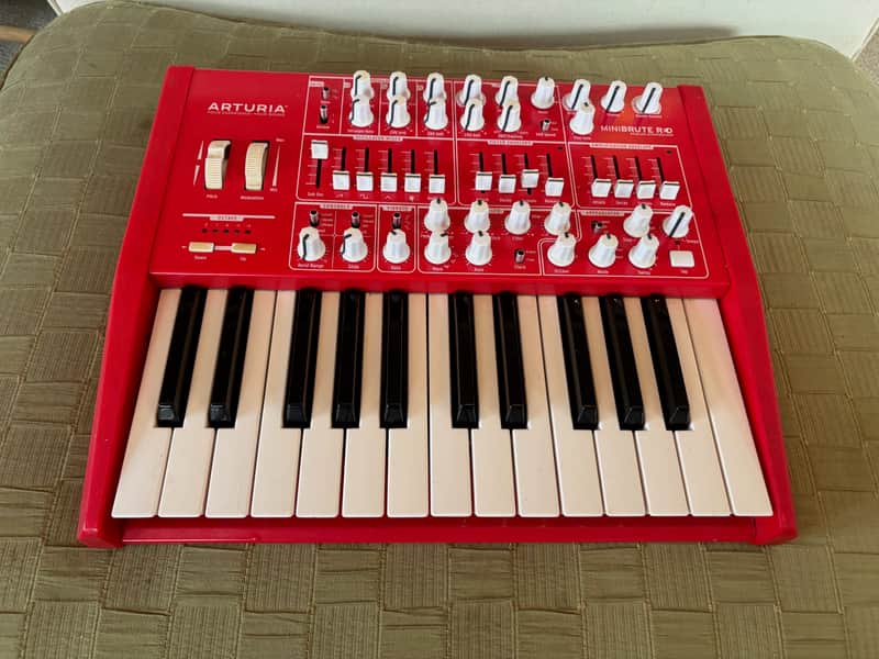 Arturia MiniBrute Red 25-Key Synthesizer 2012 - 2018 - Red image 1