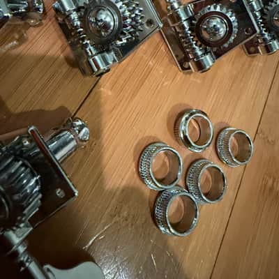 Sire Marcus Miller 5 string Tuner keys bushings Sire 2025 - Chrome image 2