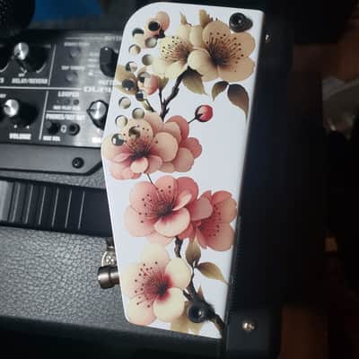 ThorpyFX Hanami Germanium Fuzz 2025 - Present - Black / White image 3