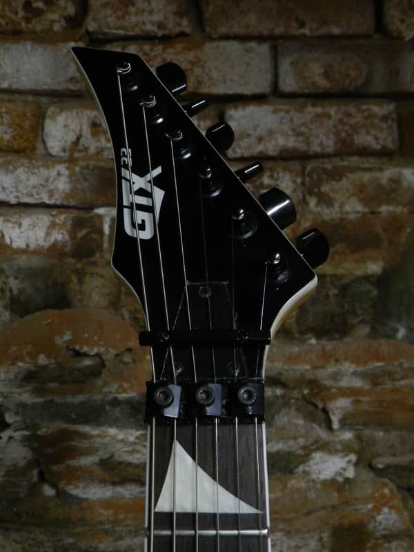 Kaman GTX-33 with Hamer/Schaller FloydRose trem, Pink Crackle