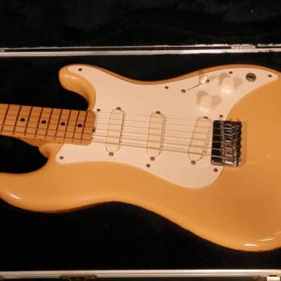 Fender Made in U.S.A. Bullet S-3 Maple Fretboard Butterscotch electric guitar with case used vintage 1981 image 2