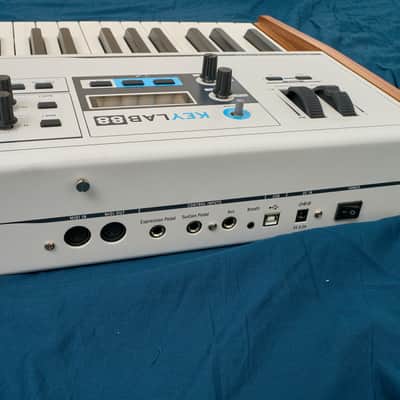 Arturia KeyLab 88 MIDI Controller MIDI Controller Mark I Mark 1 - White image 3
