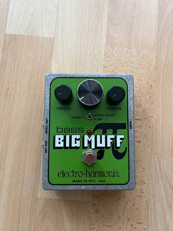 Electro-Harmonix Bass Big Muff Pi Distortion / Sustainer 2008 - Present - Green image 1