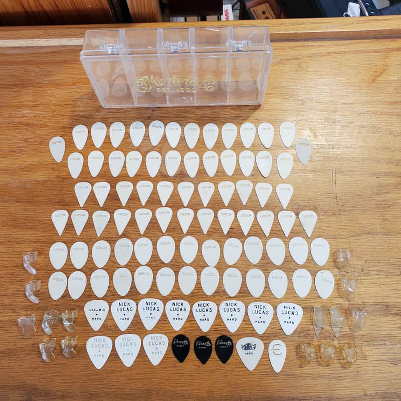 Open your own Case Candy Store with this lot of vintage picks! image 1