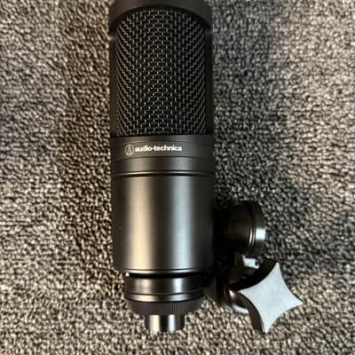Audio-Technica AT2020 Large Diaphragm Cardioid Condenser Microphone - Pre Owned image 2