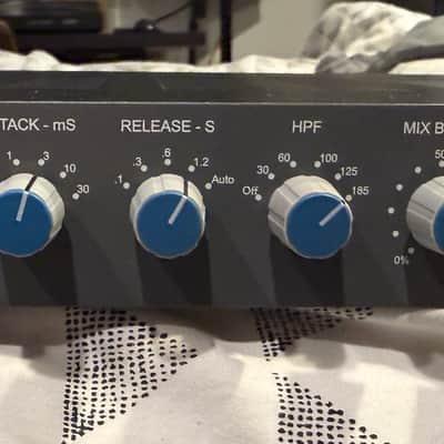 Stam Audio SA-4000 MK3 Rackmount VCA Bus Compressor 2023 - 2025 - Gray image 3