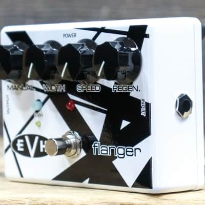 MXR EVH117 EVH Flanger Eddie Van Halen Signature Analog Flanger Effect Pedal image 2