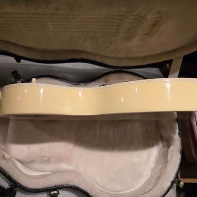 Gibson Les Paul Custom Classic Maple Top with Maple Fretboard 2012 - 2013 - Alpine White image 8