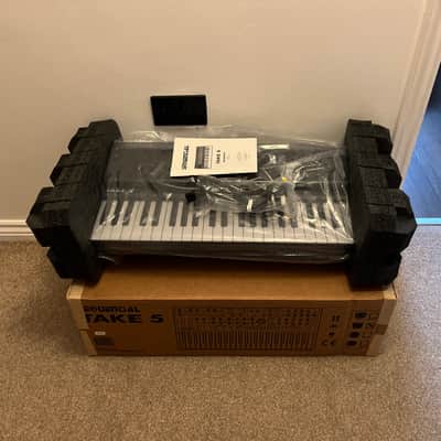 Sequential Take 5 44-Key 5-Voice Compact Polyphonic Synthesizer - with Decksaver imagen 6