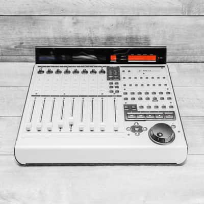 Mackie MCU Pro 8-Channel Control Surface w/USB image 1