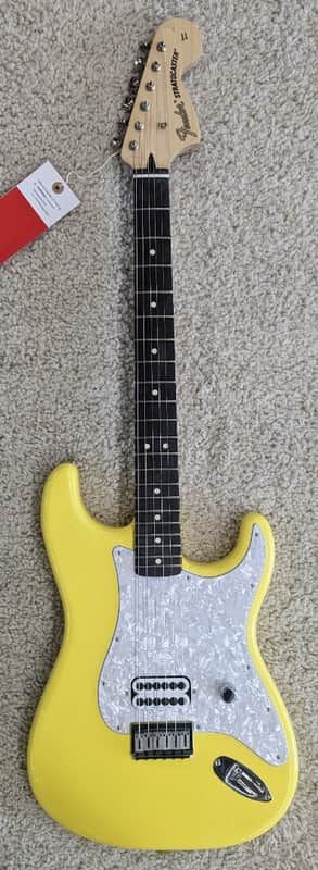 Mint Fender Tom DeLonge Stratocaster, Rosewood Fretboard, Graffiti Yellow 7lbs 9.70oz image 1