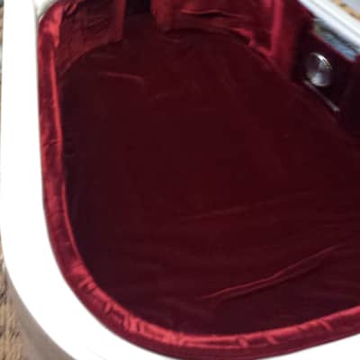 Mark Leaf Near Mint Condition! Classical Guitar Case, Silver/Burgundy image 4