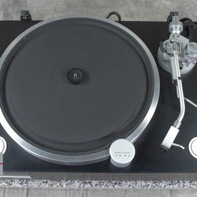 YAMAHA GT-2000 Direct Drive Turntable in Very Good Condition image 9