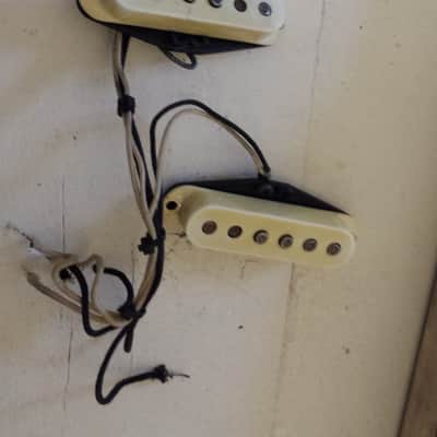 Shed Custom Order handwound '54 strat pickups aged covers white image 2