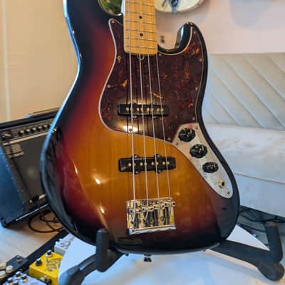 Fender Jazz Bass 2011 - Sunburst image 2