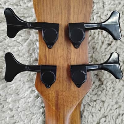 Luna High Tide Spruce Top Acoustic Bass Ukulele Satin Sunburst Finish - B stock image 7
