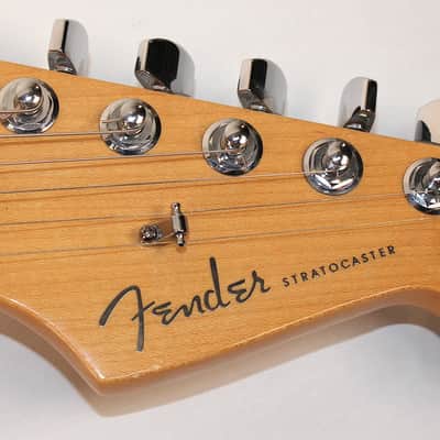 2005 Fender US Stratocaster Deluxe • 2005 • Tobacco Sunburst • Excellent Original Condition • Original Tweed Case image 12