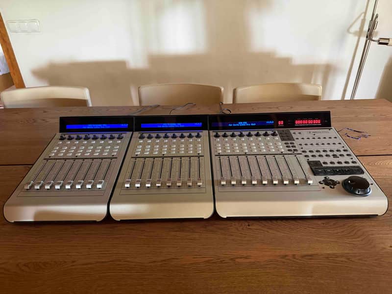 Mackie MCU PRO SILVER 2010 + MCU PRO XT (2) image 1
