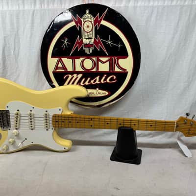 Fender Stratocaster Guitar with Case - CIJ mij Crafted In Japan 2002 - 2004 image 2