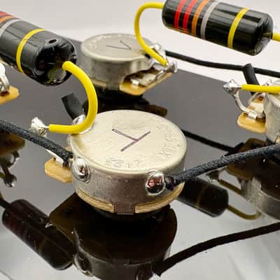 Gibson Les Paul 50s style wiring harness with Bumblebee 0.022uF paper in oil capacitors and matched set CTS split long shaft 550k pots 5% +/- tolerance image 2
