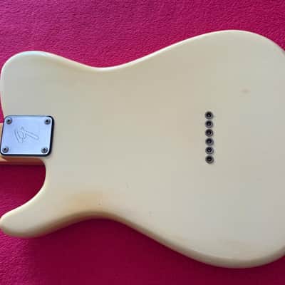 Fender Bullet Deluxe with Rosewood Fretboard 1981 - 1982 - Ivory image 18