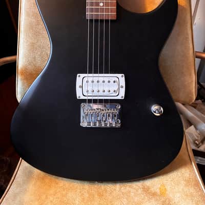 First Act ME437 2010 - Flat Black image 3