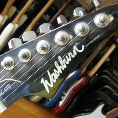 Washburn KC LTD SSH Strat tremolo Maple neck, good condition, rare Red image 2