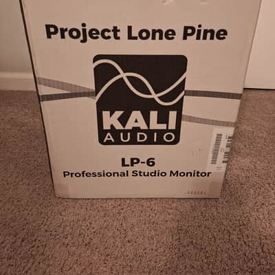 Kali Audio LP-6 Studio Monitor (Pair) 2018 - Black image 2