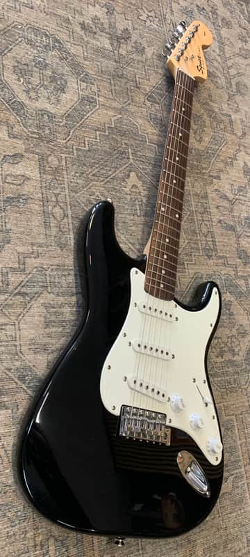 Fender Squier Stratocaster Affinity - Black image 1