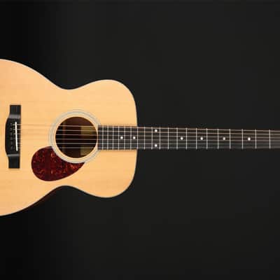 Eastman E1OM Traditional in Natural Truetone Satin with Gig Bag image 3