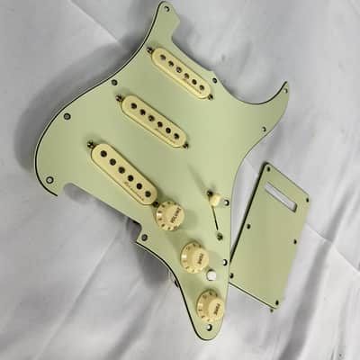 Fender Stratocaster Noiseless Loaded Pickguard Single Coil Pickups 2000’s - Mint Green Pickguard image 2