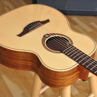 LAG Travel SPE Spruce Electro / Escapade Series / Acoustic-Electric Travel Size / 2111LT31956 Bild 5