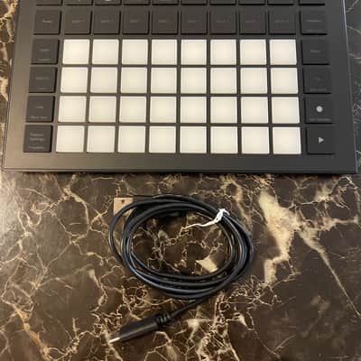 Novation Circuit Tracks Groovebox 2021 - Present - Black image 10