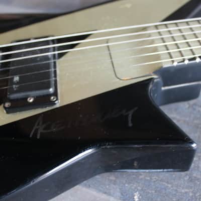 Washburn Ace Frehley AF-40 V Lightning Bolt Very Rare Guitar 1986 Black/White image 10