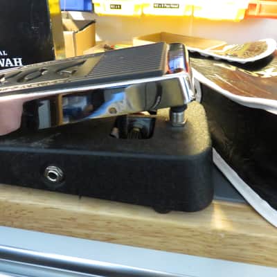 Vox V847 Wah Wah Pedal with 9V Jack 2007 - Present - Black / Chrome image 5