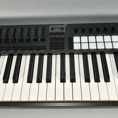 Novation Launchkey 49 MKIV MIDI Keyboard Controller - Black image 4