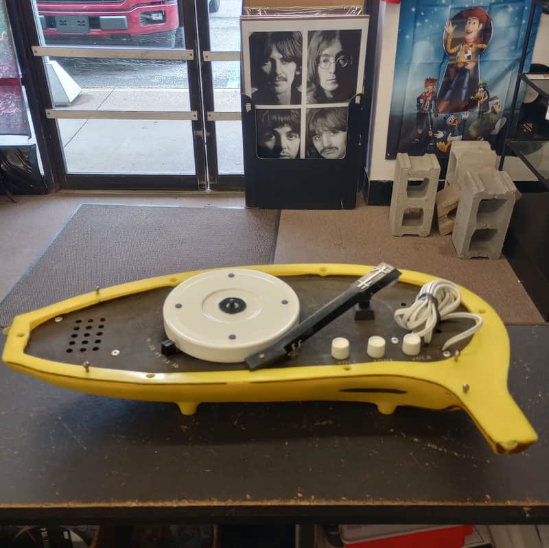 Electric Banana Stereo Phonograph Early 1970s - Yellow image 1