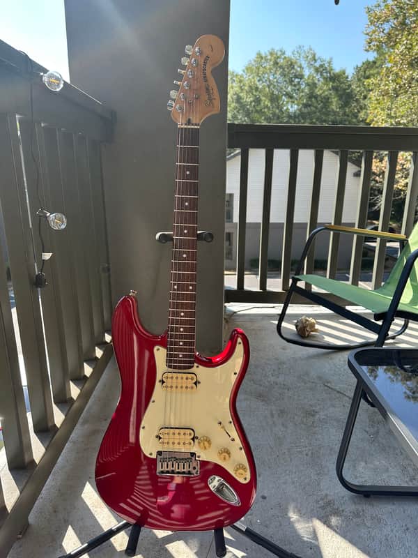 Squier Standard Double Fat Stratocaster with Rosewood Fretboard 2001 - 2016 - Candy Apple Red