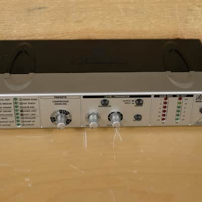 Behringer COM800 MiniCOM Ultra-Compact Stereo Modeling Compressor w/ 16 Presets "Excellent Condition" image 1