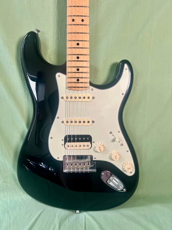 Fender American Professional Stratocaster with Maple Fretboard Shawbucker Pickips 2019 - Black image 1