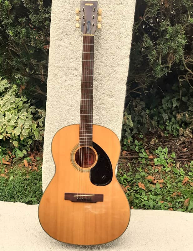 Yamaha FG-75