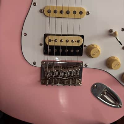 Squier Classic Vibe '50s Stratocaster HT 2025 With HSS V-MOD II Loaded Pickguard Pickups Present - Shell Pink image 15