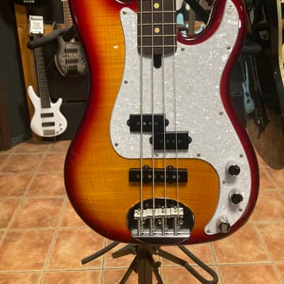 Lakland Skyline 44-64 Deluxe PJ image 2