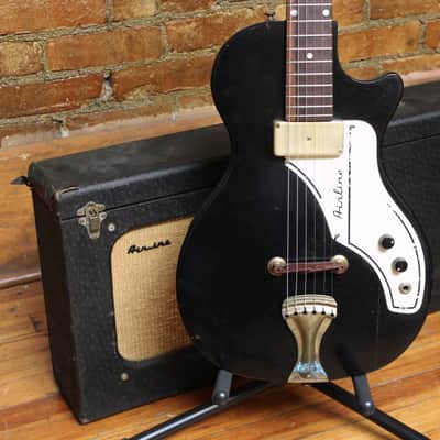 Airline Model 7214 Amp in Case c. 1960 image 1