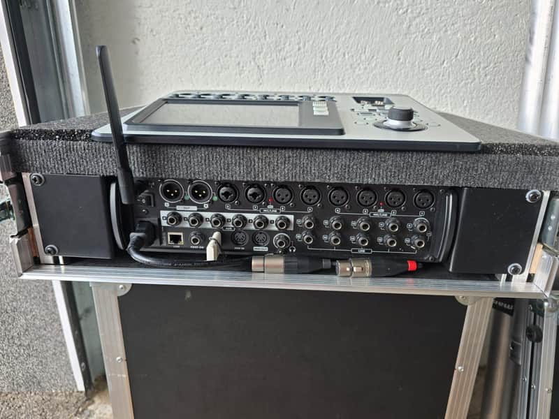 RCF M18 Digital Mixer with Integrated Effects 2010s - Black image 1
