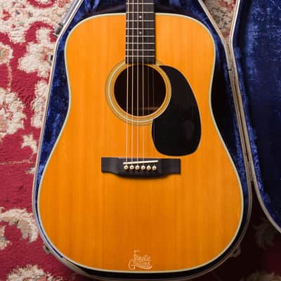Martin Guitars D-28 1975 - Natural #358378 Segunda Mano image 1