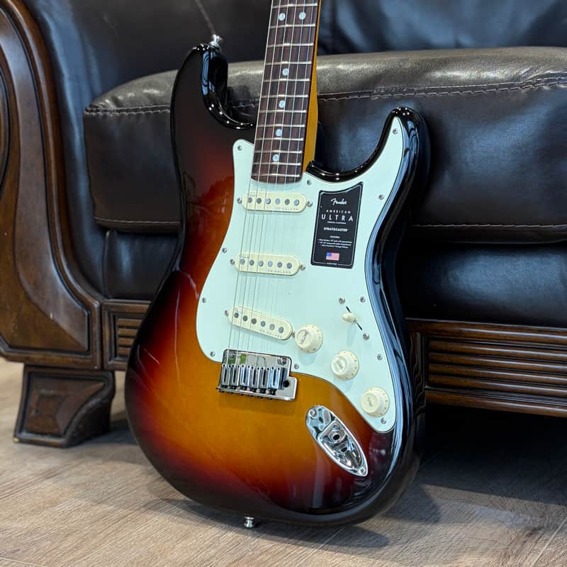 Fender American Ultra Stratocaster - Rosewood Fingerboard, Ultraburst