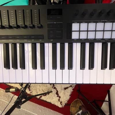 Novation Launchkey 61 Mk4 image 2